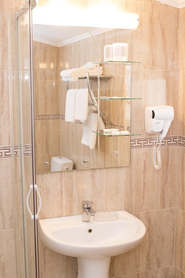 מלון Galaţi Complex Azar מראה חיצוני תמונה